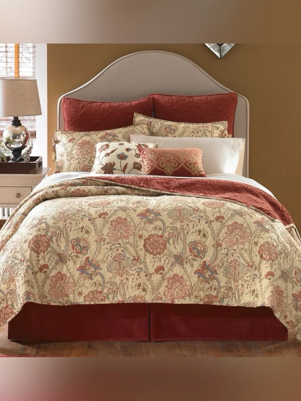 B. Smith Serene Full/Queen Floral Quilt